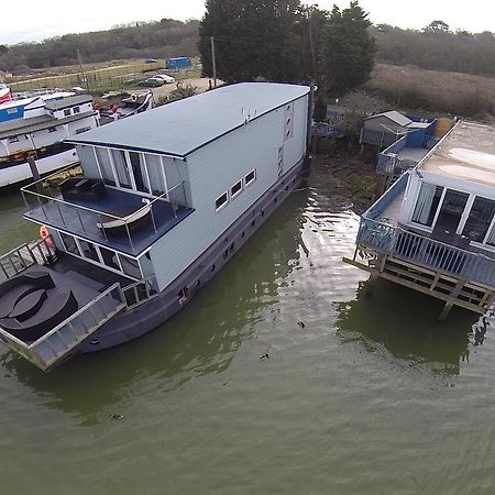 Houseboat Harbourside View Bed and Breakfast Newport  Eksteriør billede