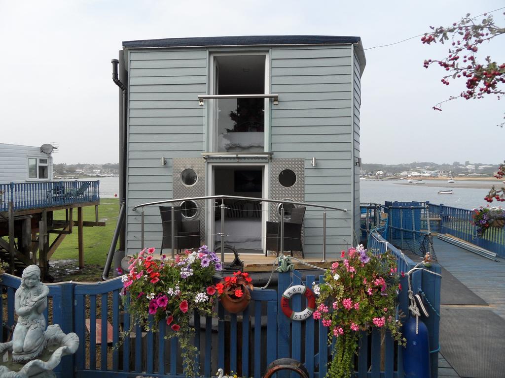 Houseboat Harbourside View Bed and Breakfast Newport  Eksteriør billede