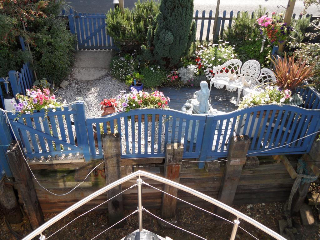 Houseboat Harbourside View Bed and Breakfast Newport  Værelse billede