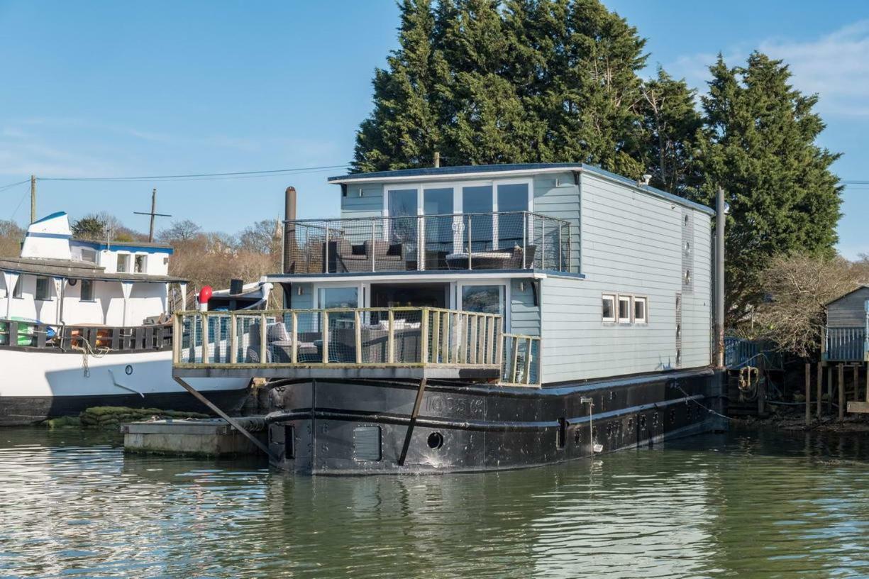 Houseboat Harbourside View Bed and Breakfast Newport  Eksteriør billede